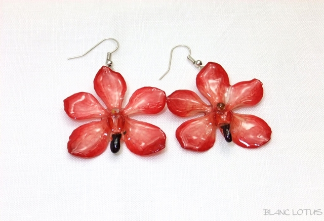 赤い蘭のイヤリング