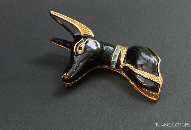 Spinx アヌビスのブローチ