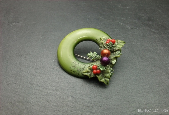 ヴィンテージブローチ 柊のクリスマスリース