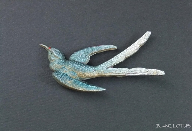 青い鳥のブローチ　セルロイド製
