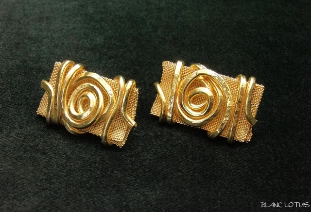 金メッシュのイヤリング