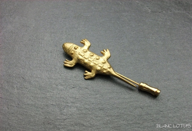 ヴィンテージブローチ　金色のワニ