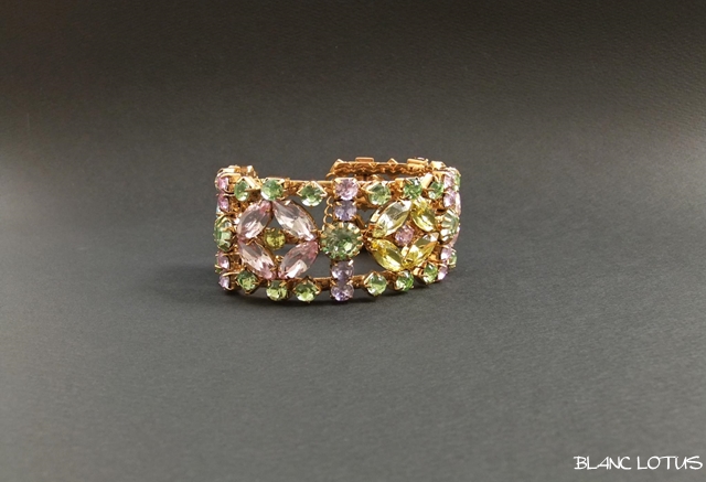 ラインストーンのブレスレット