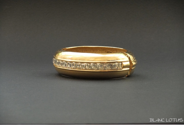 ゴールドトーンのブレスレット