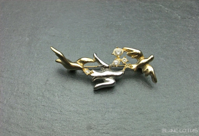 ヴィンテージブローチ　三羽の鳩