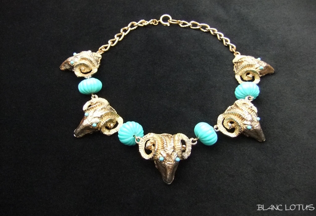 ターコイズブルーと羊のネックレス