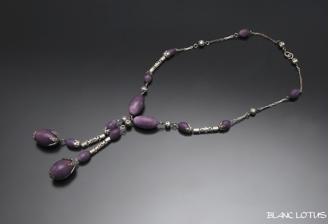 アンティークモーブのネックレス