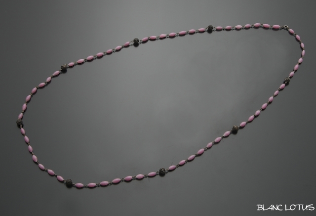 ヴィンテージ　ピンクのガラスビーズのネックレス