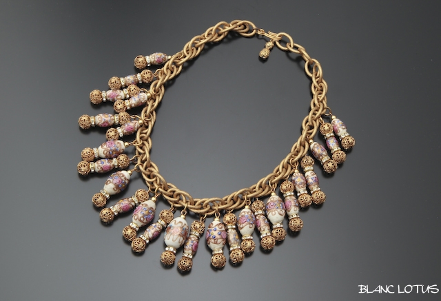 ヴェネチアンビーズ　ウェディングケーキのネックレス　ホワイト