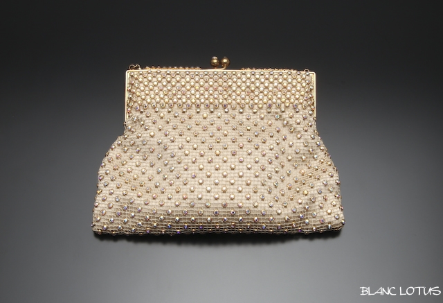 ヴィンテージ　淡いクリーム色のパーティバッグ