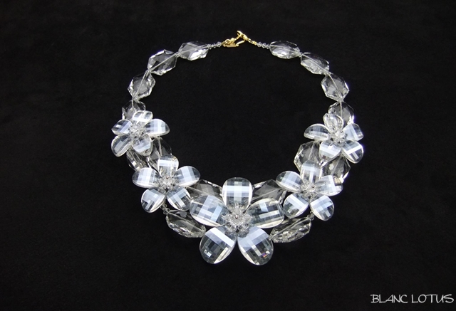 KJL（ケネス・J・レーン）　クリスタルフラワーのネックレス