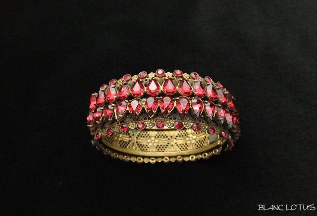 チェコ　赤いクリスタルと古金色のブレスレット