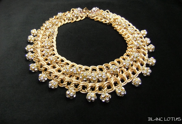 Anka　ゴールドとラインストーンのネックレス