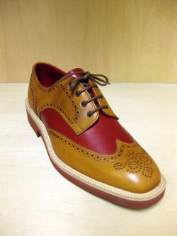 Tricker's 2トーンウィングチップシューズ“Lemon Tea”（Blood & Thunder 別注）