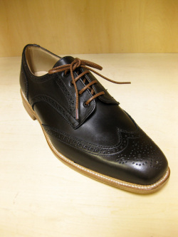 Tricker's 2トーンウィングチップシューズ“Coffee”（Blood & Thunder 別注）