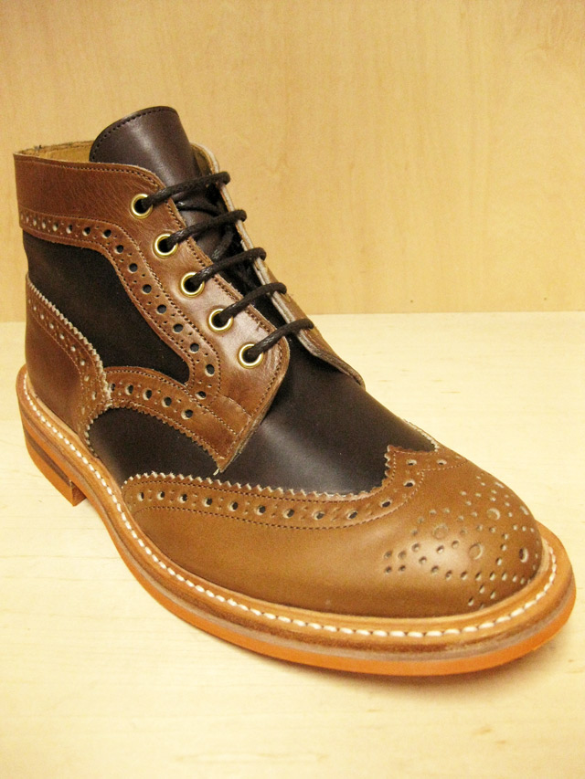 Tricker's キャバリアー&ワクシー マルチ５ホールカントリーブーツ（Blood & Thunder 別注）