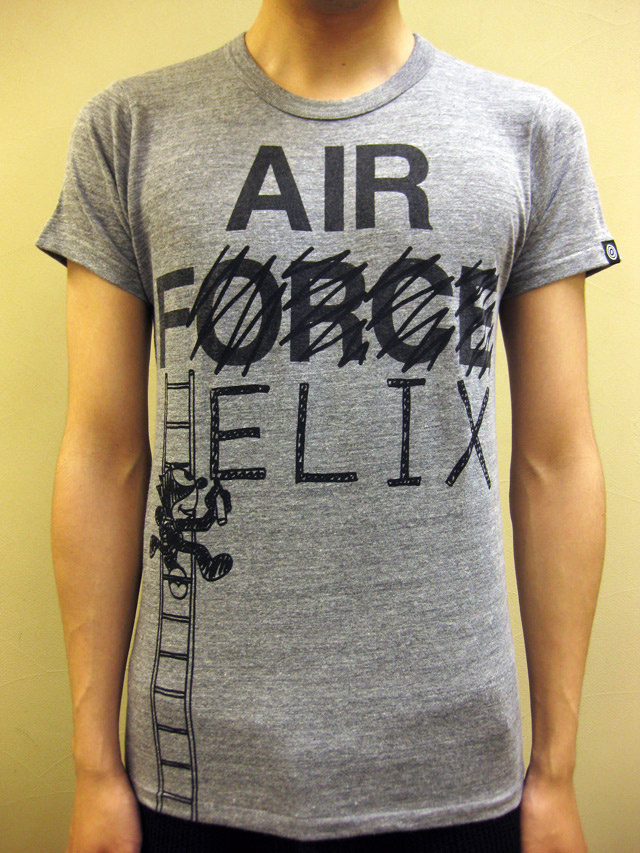 OVER THE STRiPES AIR FELIX Tシャツ