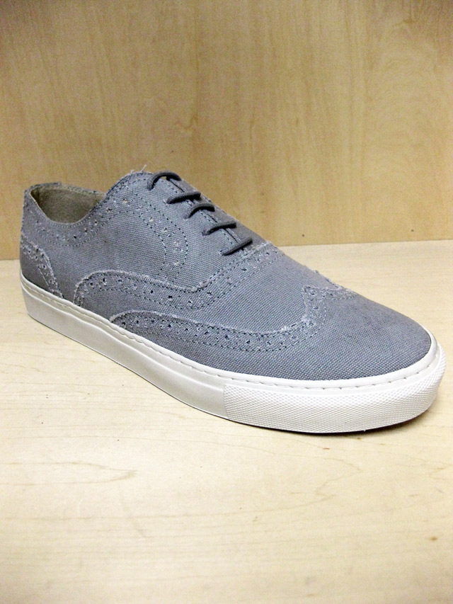 velvetred　レーザーカットキャンバス　ウィングチップタイプ　デッキシューズ