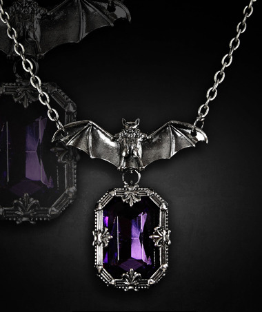 蝙蝠　NIGHT WHISPER　ゴシックペンダント　紫石