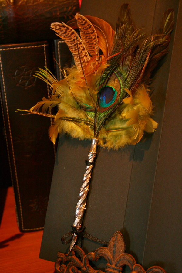 ゴージャスな羽ペン　孔雀　ゴシック＆ビクトリアン