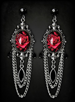 新商品入荷☆ゴシック　red rose ピアス　