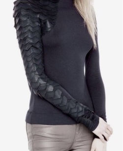 ゴシック長袖Tシャツ★ドラゴンの鱗☆中世ダークな雰囲気