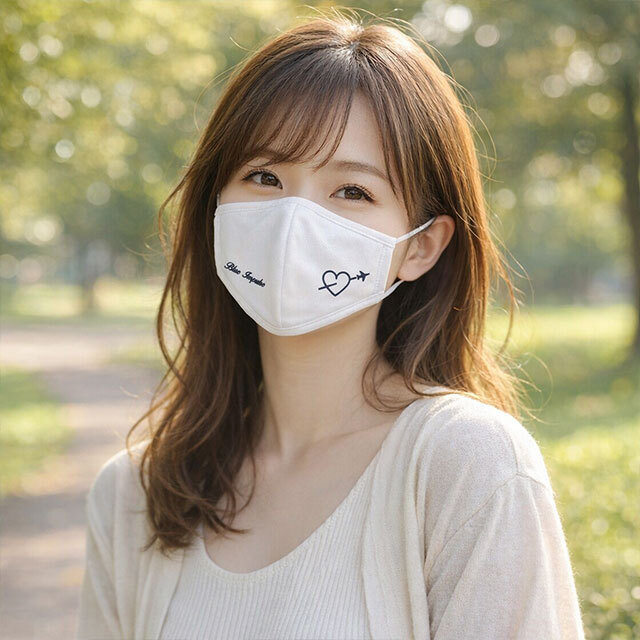 No.447 オーダーマスク　ハンドメイド　空の乗り物　飛行機　気球　ヘリ　雲 ブルーインパルス グッズ】ハート雲柄を縫い込んだマスク