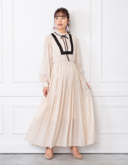 ロング丈ワンピース　ベージュ　