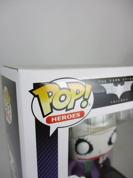 【新品未開封】funko pop バットマン　ダークナイト　ジョーカー Amazon.co.jp: 【POP!】 『ダークナイト』 ジョーカー : ホビー