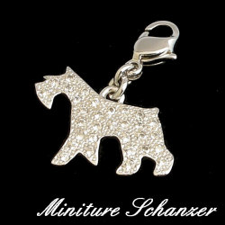 パヴェチャーム　シャナウザーモチーフのシルバーアクセサリー