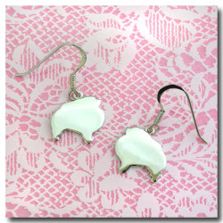 ポメラニアンのアクセサリー　シルエットピアス