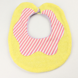 【セール70%OFF】Couverture(クウベルチュール） doughnut　ビブ バナナ 黄色Xピンクストライプ【おまかせ配送で送料お得】