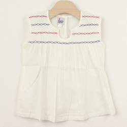 ☆SummerSale 2025☆【セール80%OFF】le petit Lucas(ル・プチルカ） ノースリーブチュニックブラウスSMOCKY TOP オフホワイト 4才  　【おまかせ配送で送料お得】