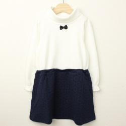 【セール70%OFF】Bizzu(ビズー） エンボスフラワーハイネックワンピース ネイビー 110cm