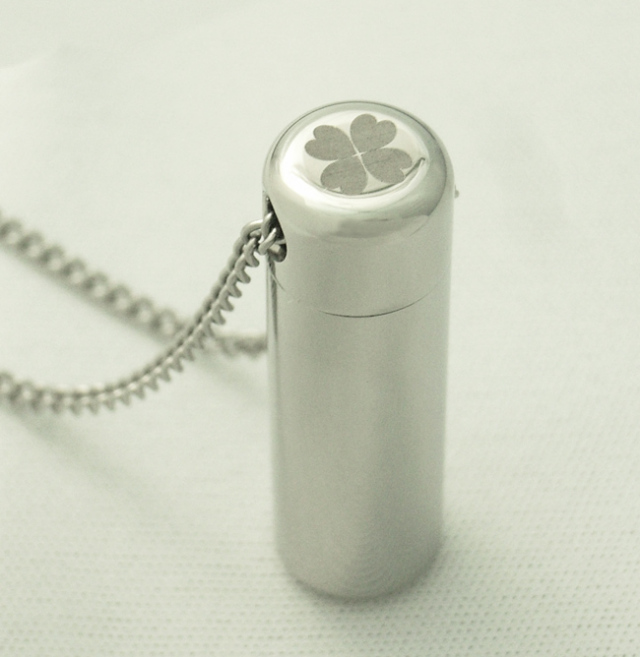 メモリアルペンダントウィズ　天面刻印