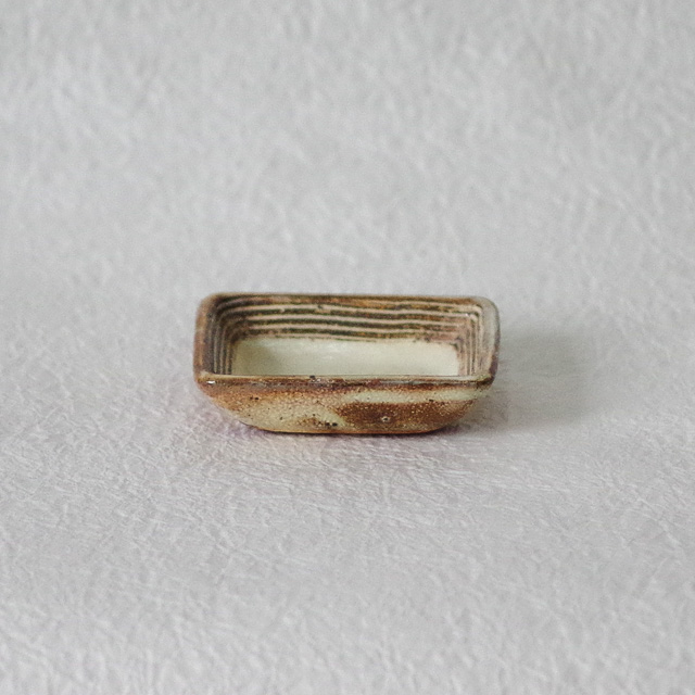 渕荒横彫　角小付