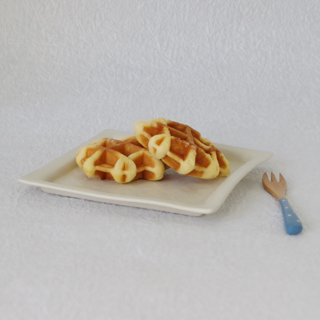 豊田雅代　イッチン　角皿　白　サンプル