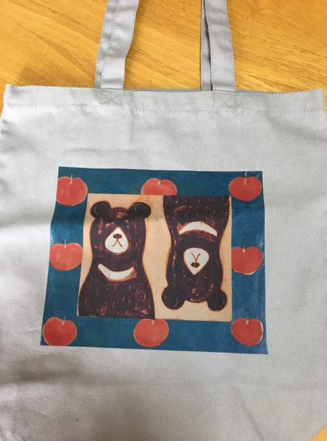 ミフウ　トートバック長　クマとリンゴ