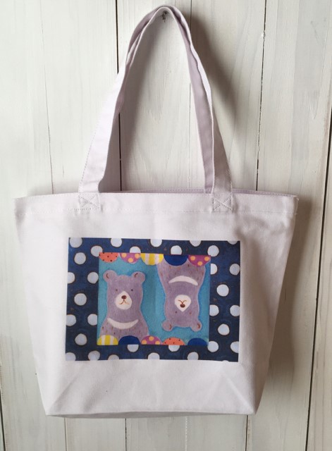 ミフウ　トートバッグ　クマ雨やどり　白