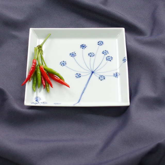 青いレースフラワー 角皿