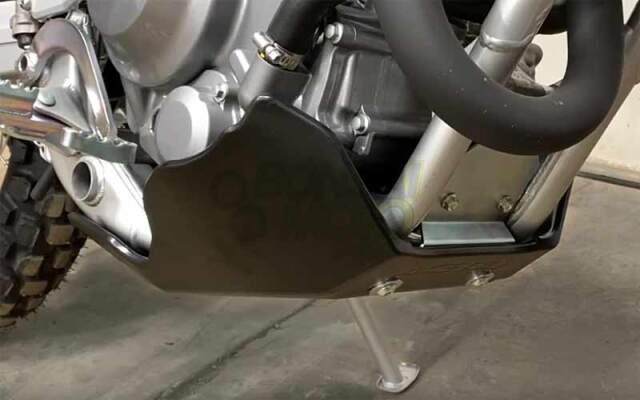 CRF250L/M スキッドプレート　アチェルビス