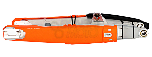 スイングアームガード　アチェルビス