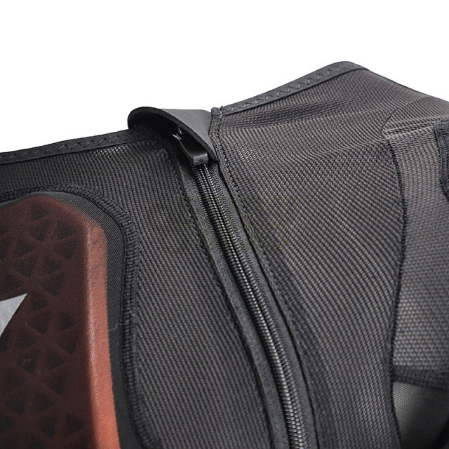 ボディアーマー FLUX AIR D3O　アチェルビス