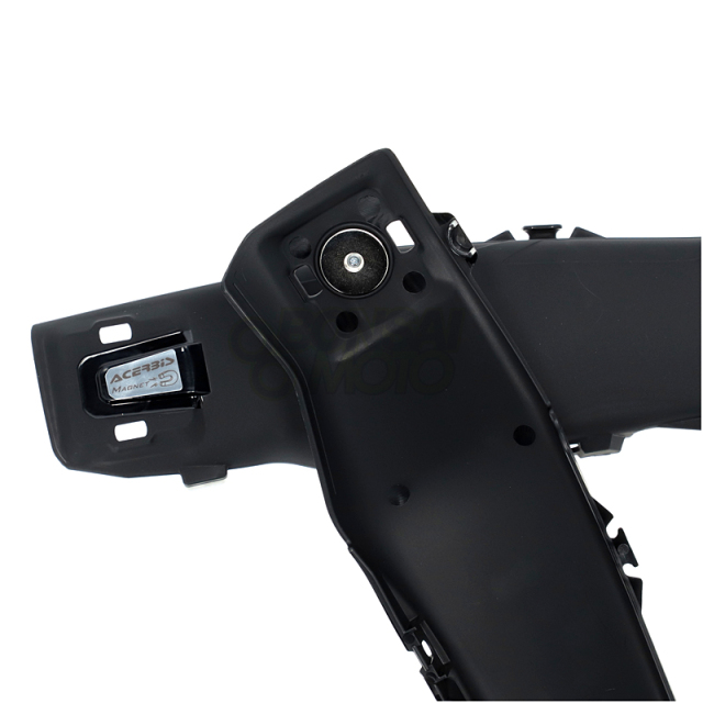 スイングアームカバー　アチェルビス