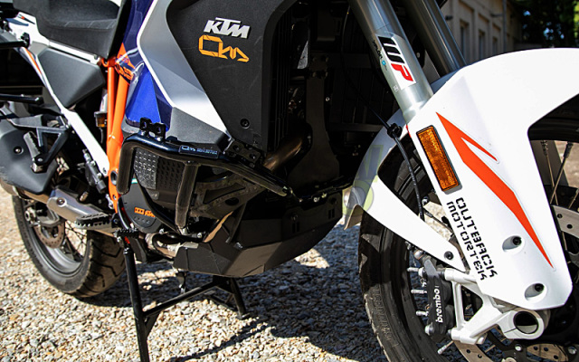 KTM 1290スーパーアドベンチャー用 クラッシュバー アウトバックモーターテック