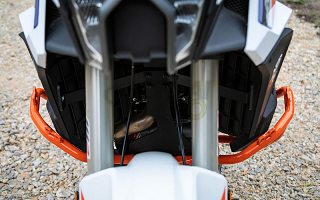 KTM 1290スーパーアドベンチャー用 クラッシュバー アウトバックモーターテック