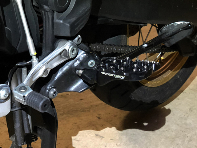 アフリカツイン用AirEXTステップ