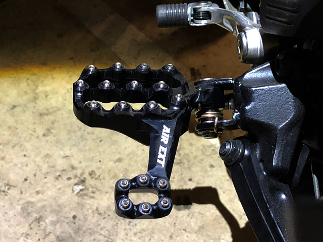 アフリカツイン用AirEXTステップ