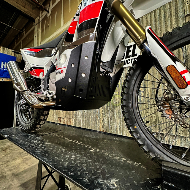 KOVE 450 Rally スキッドプレート CAMEL(キャメル)