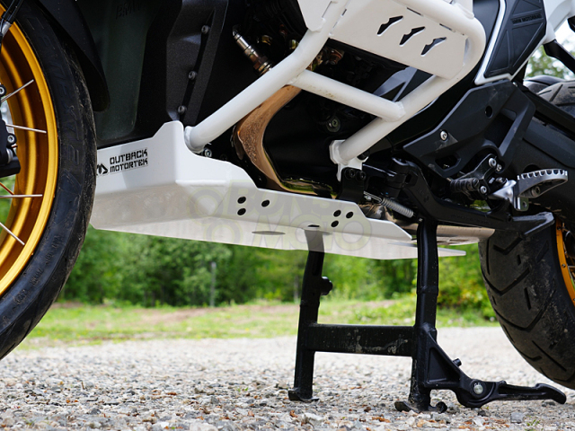 R1300GS スキッドプレート アウトバックモーターテック